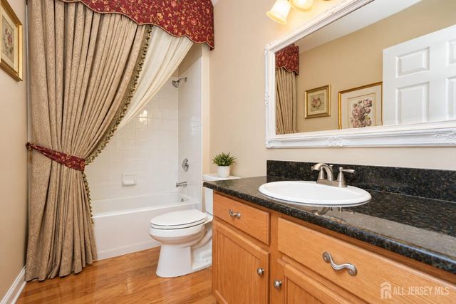 33 George W Helme Drive, Helmetta, NJ 08828