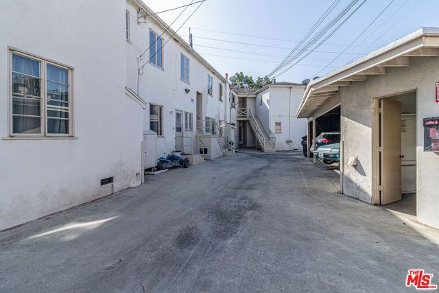 1655 Carmona Avenue, Los Angeles, CA 90019