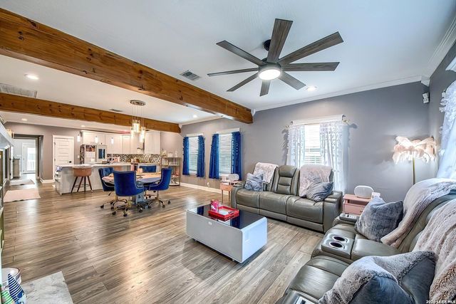 1002 W French Place, San Antonio, TX 78212
