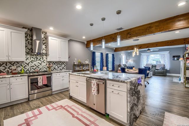 1002 W French Place, San Antonio, TX 78212