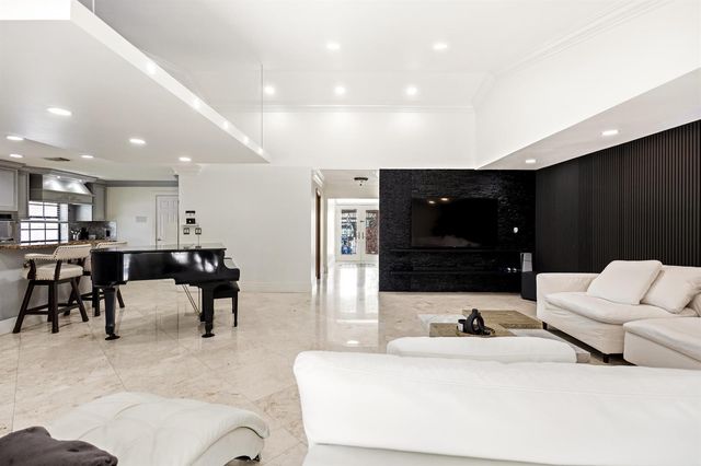 5223 Deerhurst Crescent Circle, Boca Raton, FL 33486
