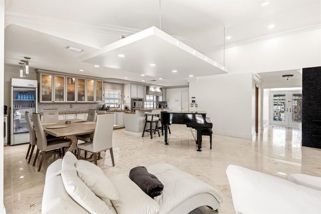 5223 Deerhurst Crescent Circle, Boca Raton, FL 33486