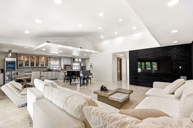 5223 Deerhurst Crescent Circle, Boca Raton, FL 33486