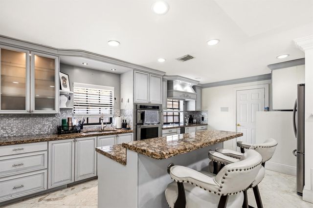 5223 Deerhurst Crescent Circle, Boca Raton, FL 33486