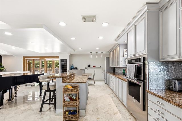 5223 Deerhurst Crescent Circle, Boca Raton, FL 33486