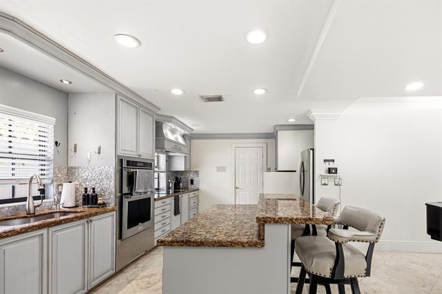 5223 Deerhurst Crescent Circle, Boca Raton, FL 33486