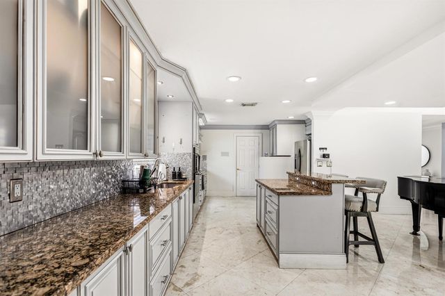 5223 Deerhurst Crescent Circle, Boca Raton, FL 33486