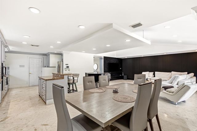 5223 Deerhurst Crescent Circle, Boca Raton, FL 33486