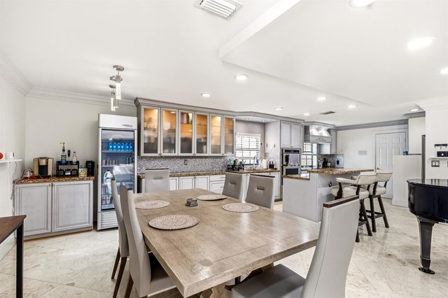 5223 Deerhurst Crescent Circle, Boca Raton, FL 33486