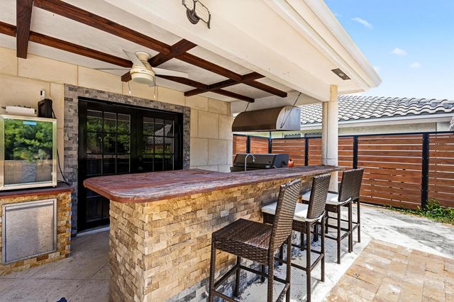 5223 Deerhurst Crescent Circle, Boca Raton, FL 33486