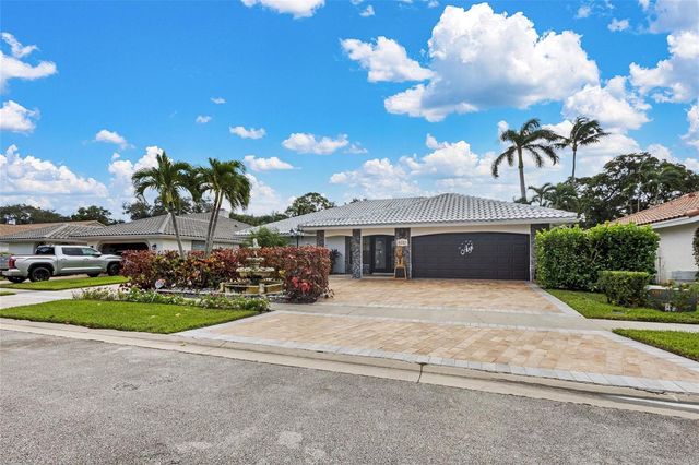 5223 Deerhurst Crescent Circle, Boca Raton, FL 33486