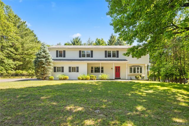 5 Daisy Court, Airmont, NY 10901