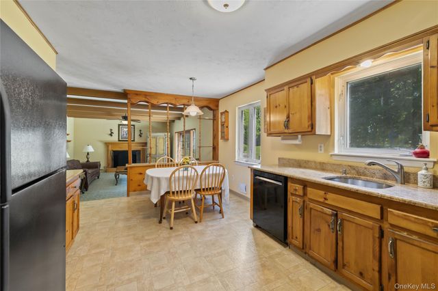5 Daisy Court, Airmont, NY 10901