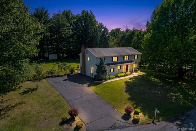 5 Daisy Court, Airmont, NY 10901