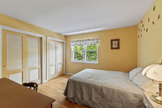 5 Daisy Court, Airmont, NY 10901