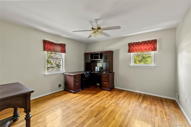 5 Daisy Court, Airmont, NY 10901