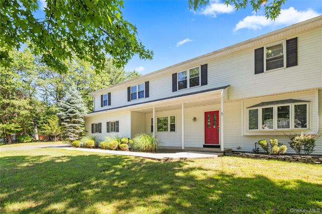 5 Daisy Court, Airmont, NY 10901