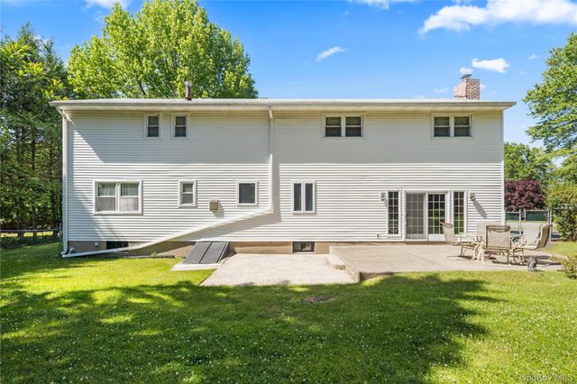 5 Daisy Court, Airmont, NY 10901