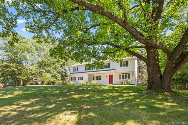 5 Daisy Court, Airmont, NY 10901