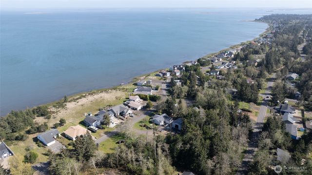 239 Mallus Court SE, Ocean Shores, WA 98569