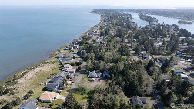 239 Mallus Court SE, Ocean Shores, WA 98569