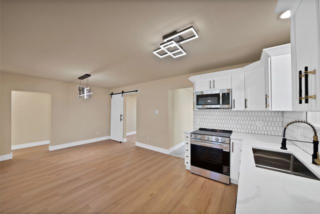 2527 Alaska Avenue, Dallas, TX 75216