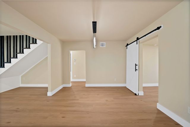 2527 Alaska Avenue, Dallas, TX 75216