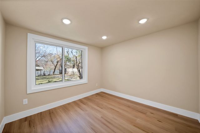 2527 Alaska Avenue, Dallas, TX 75216