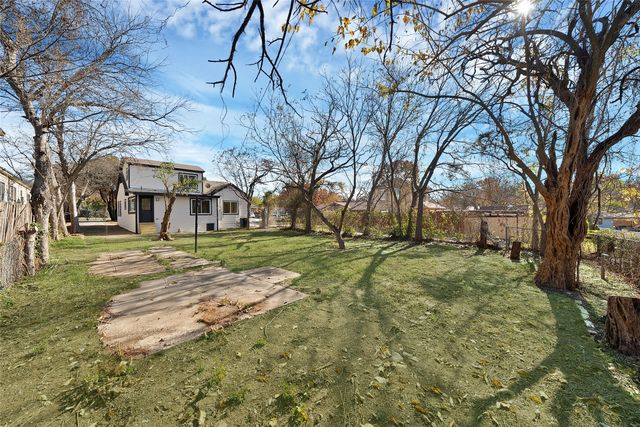 2527 Alaska Avenue, Dallas, TX 75216