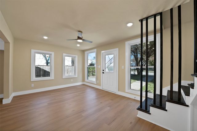 2527 Alaska Avenue, Dallas, TX 75216