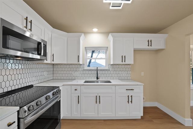 2527 Alaska Avenue, Dallas, TX 75216