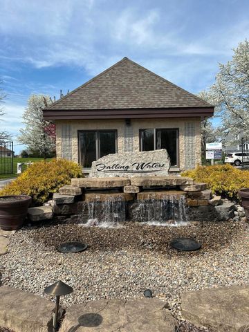 700 W Bay Court, Crown Point, IN 46307