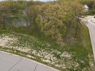 700 W Bay Court, Crown Point, IN 46307