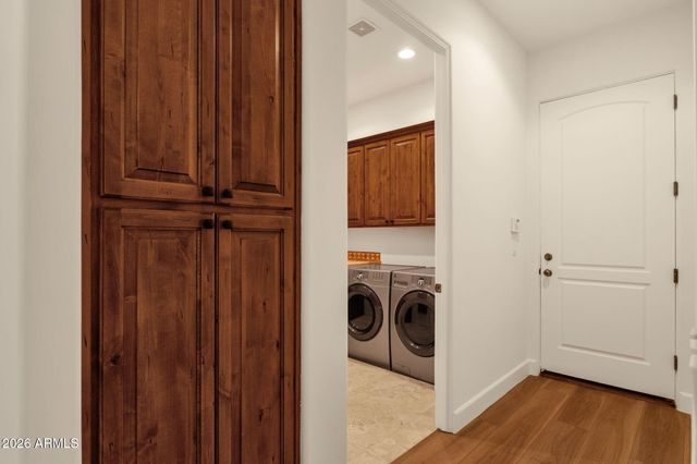 2156 E CHAMPAGNE Place, Chandler, AZ 85249