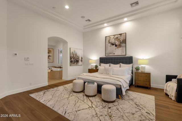 2156 E CHAMPAGNE Place, Chandler, AZ 85249