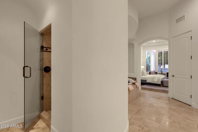 2156 E CHAMPAGNE Place, Chandler, AZ 85249
