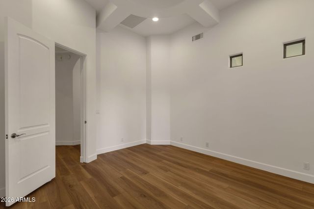 2156 E CHAMPAGNE Place, Chandler, AZ 85249