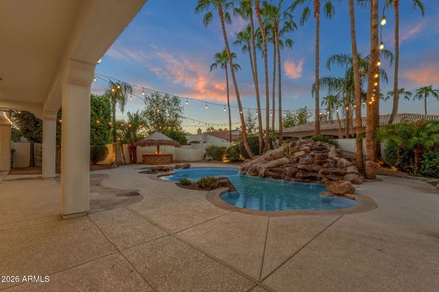 2156 E CHAMPAGNE Place, Chandler, AZ 85249