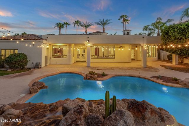 2156 E CHAMPAGNE Place, Chandler, AZ 85249