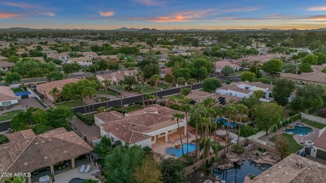 2156 E CHAMPAGNE Place, Chandler, AZ 85249