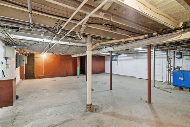 621 Chicopee St, Chicopee, MA 01013