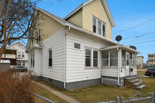 621 Chicopee St, Chicopee, MA 01013