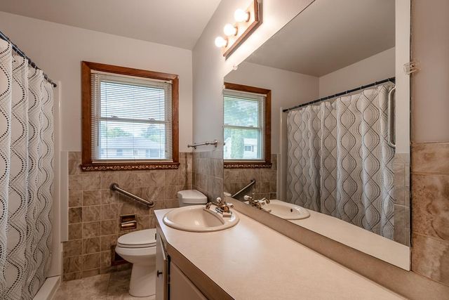 100 Meadow Lane, Mankato, MN 56001