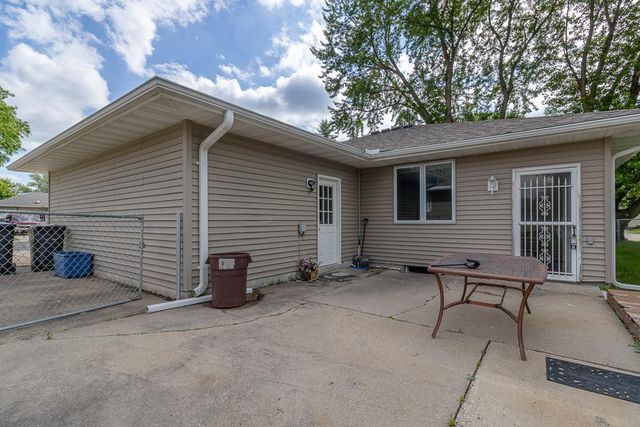 100 Meadow Lane, Mankato, MN 56001
