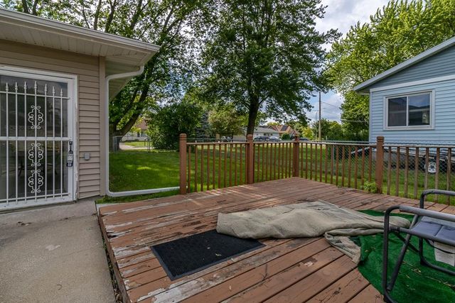 100 Meadow Lane, Mankato, MN 56001