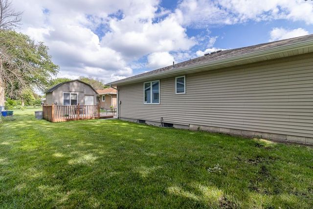 100 Meadow Lane, Mankato, MN 56001
