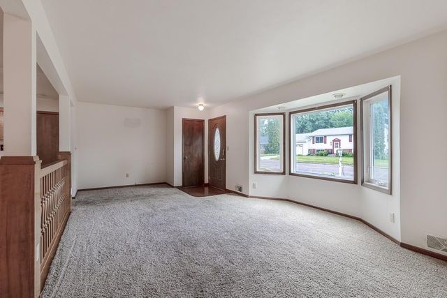 100 Meadow Lane, Mankato, MN 56001