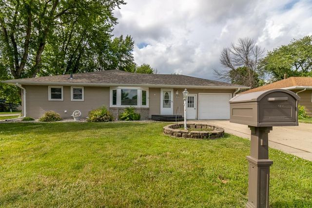100 Meadow Lane, Mankato, MN 56001