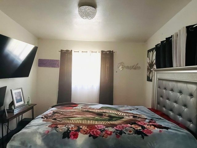 436 W Strother Avenue, Fresno, CA 93706