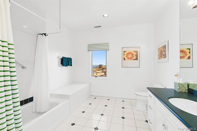 8 Dune Lane, Westhampton Dunes, NY 11978